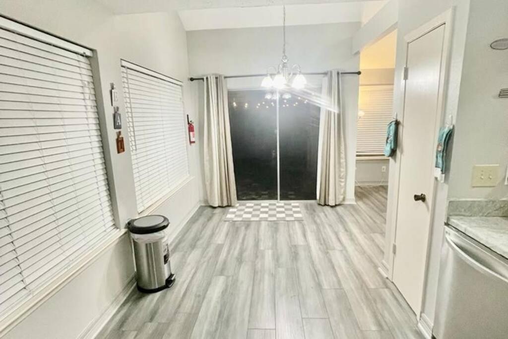 3 Bedroom Entire Home - Centrally Located In Katy, Texas Экстерьер фото