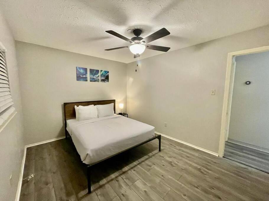 3 Bedroom Entire Home - Centrally Located In Katy, Texas Экстерьер фото