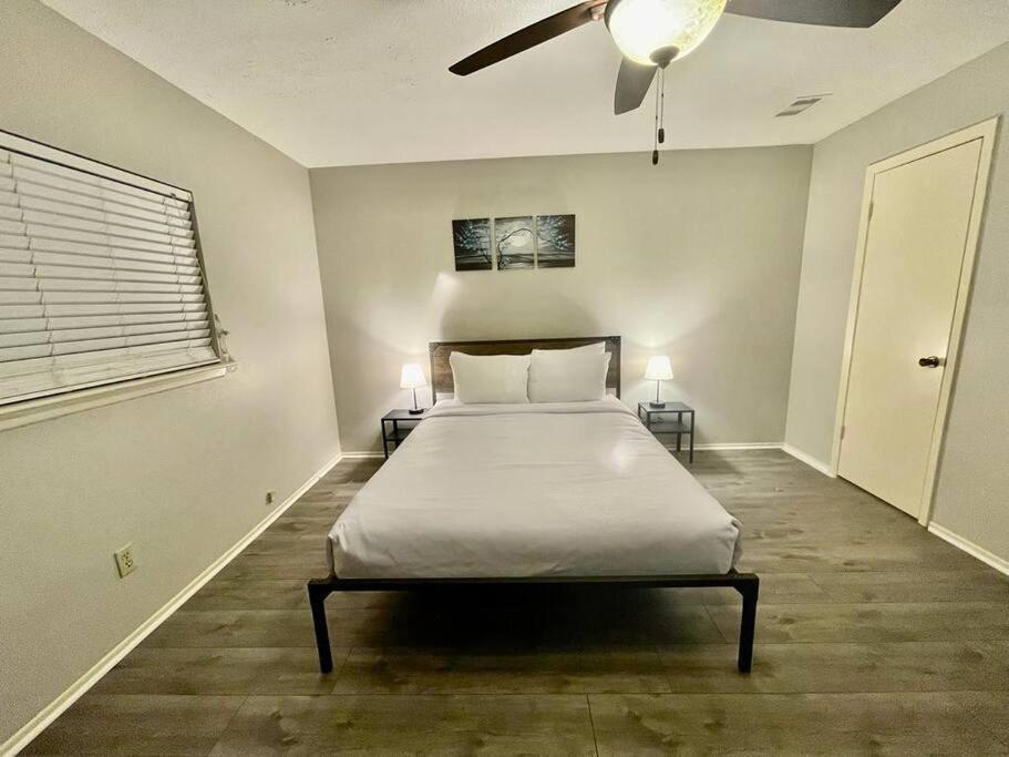 3 Bedroom Entire Home - Centrally Located In Katy, Texas Экстерьер фото